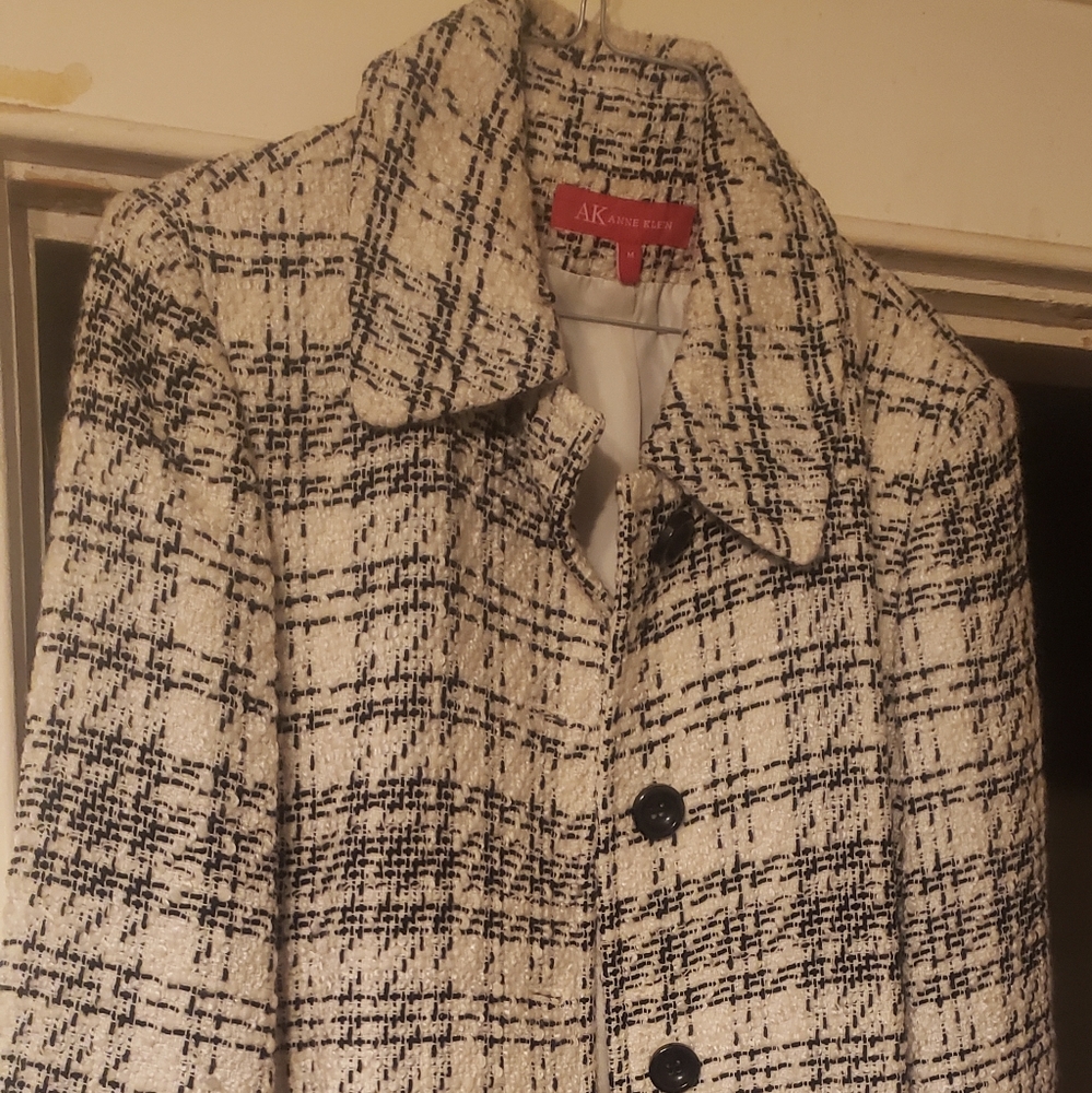 Anne Kline tweeted coat